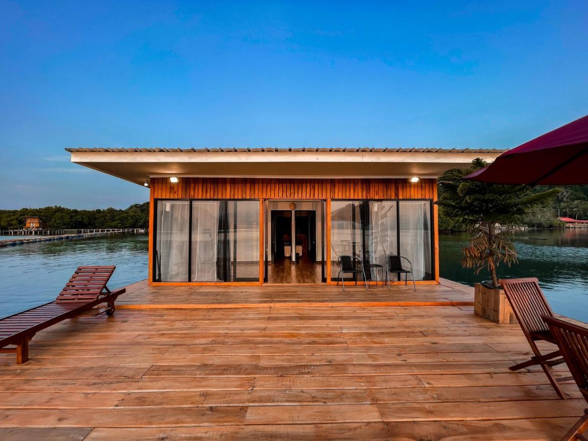 Andreas Resort Sukajaya Εξωτερικό φωτογραφία